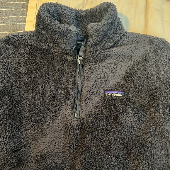 Women’s Patagonia quarter zip - Picture 2 of 4